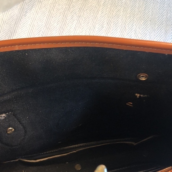 VINTAGE DOONEY BROKEN CLASP 14" X 9" X 5" ALL WEATHER LEATHER handbag. … - Picture 12 of 12